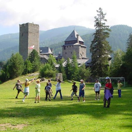 Burg Finstergrun Pansiyon Ramingstein Dış mekan fotoğraf