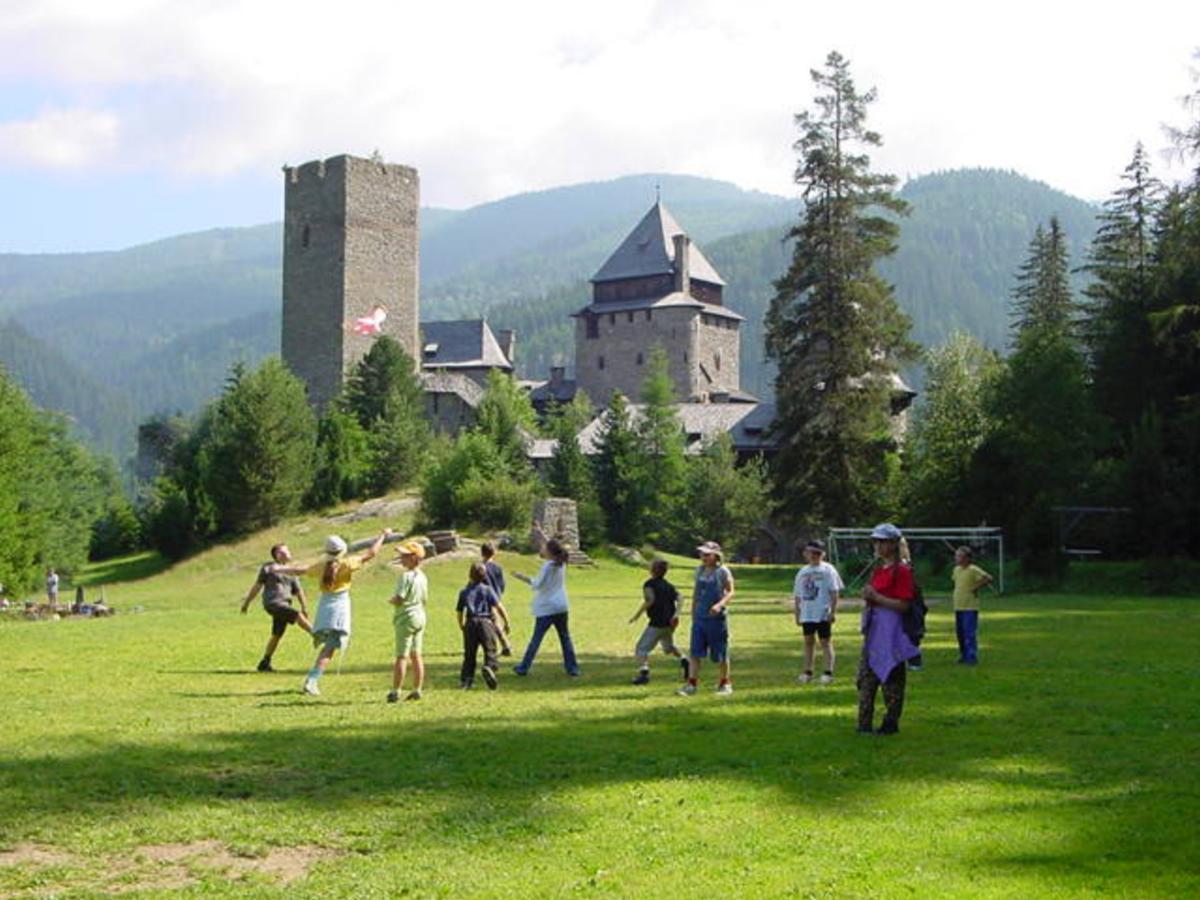 Burg Finstergrun Pansiyon Ramingstein Dış mekan fotoğraf